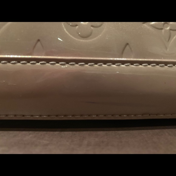 Louis Vuitton handbag. - Picture 6 of 8